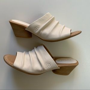 Born White Sandals 9 M New in Box